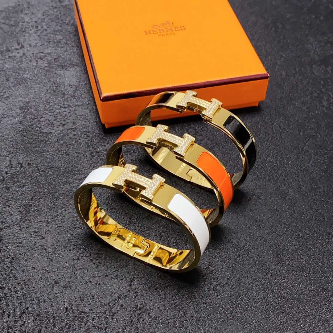 18K Clic Hermes Diamond Bracelet